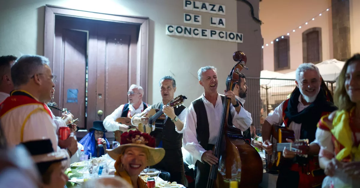 Foto de una agrupación folclórica en el Baile de Magos de San Benito / AYUNTAMIENTO DE SAN CRISTÓBAL DE LA LAGUNA