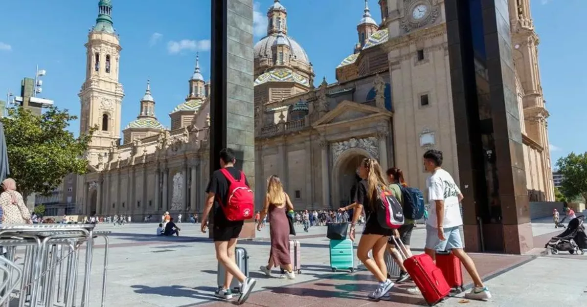 Cada vez más países toma la decisión de cobrar tasas para controlar el turismo / EFE