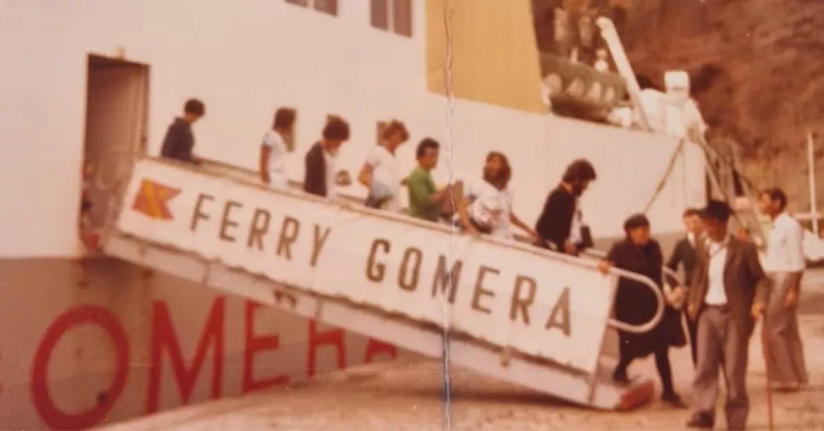 Pasajeros desembarcando en el primer viaje de Fred. Olsen / CEDIDA