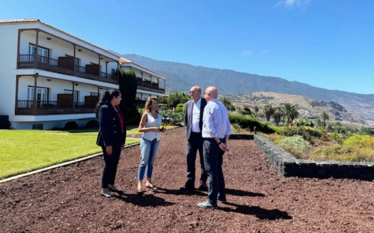 Raquel Sánchez, presidenta de Paradores, y Anselmo Pestana, delegado del Gobierno en Canarias, visitaron este miércoles el Parador de La Palma. / AH