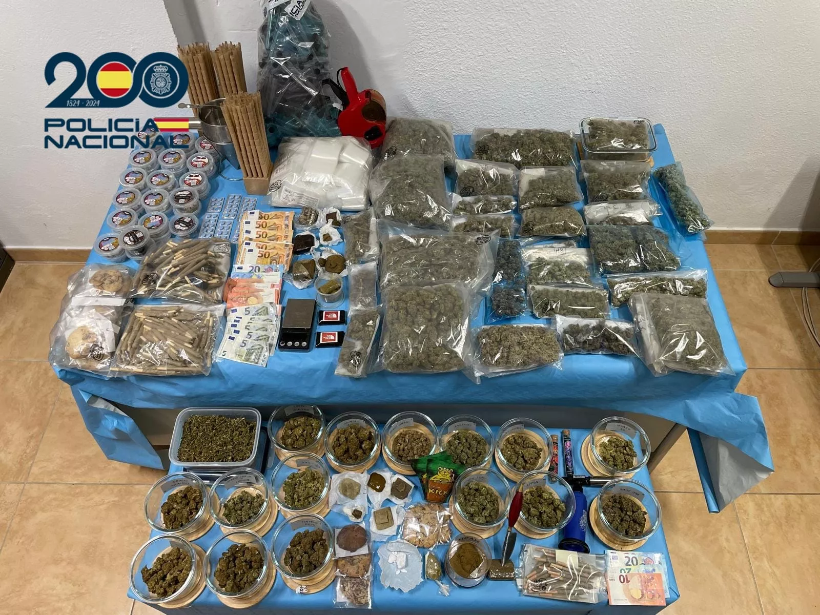 Material incautado en los clubes cannábicos desarticulados./ CEDIDA