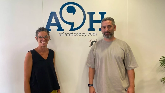 Beatriz y Jauci, portavoces de la Plataforma de Educadores Sociales de Tenerife. / ATLÁNTICO HOY - ALBA MARICHAL