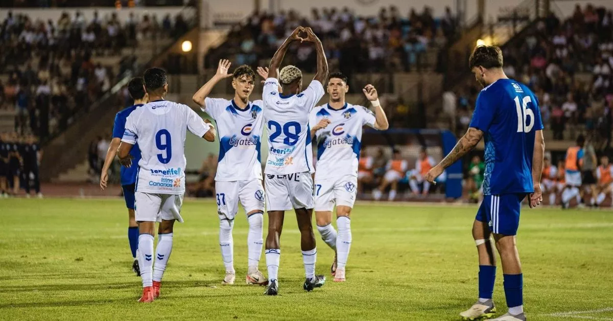 El Tenerife solventó sin problemas el primer duelo amistoso de la pretemporada ante el Marino./ CD TENERIFE.