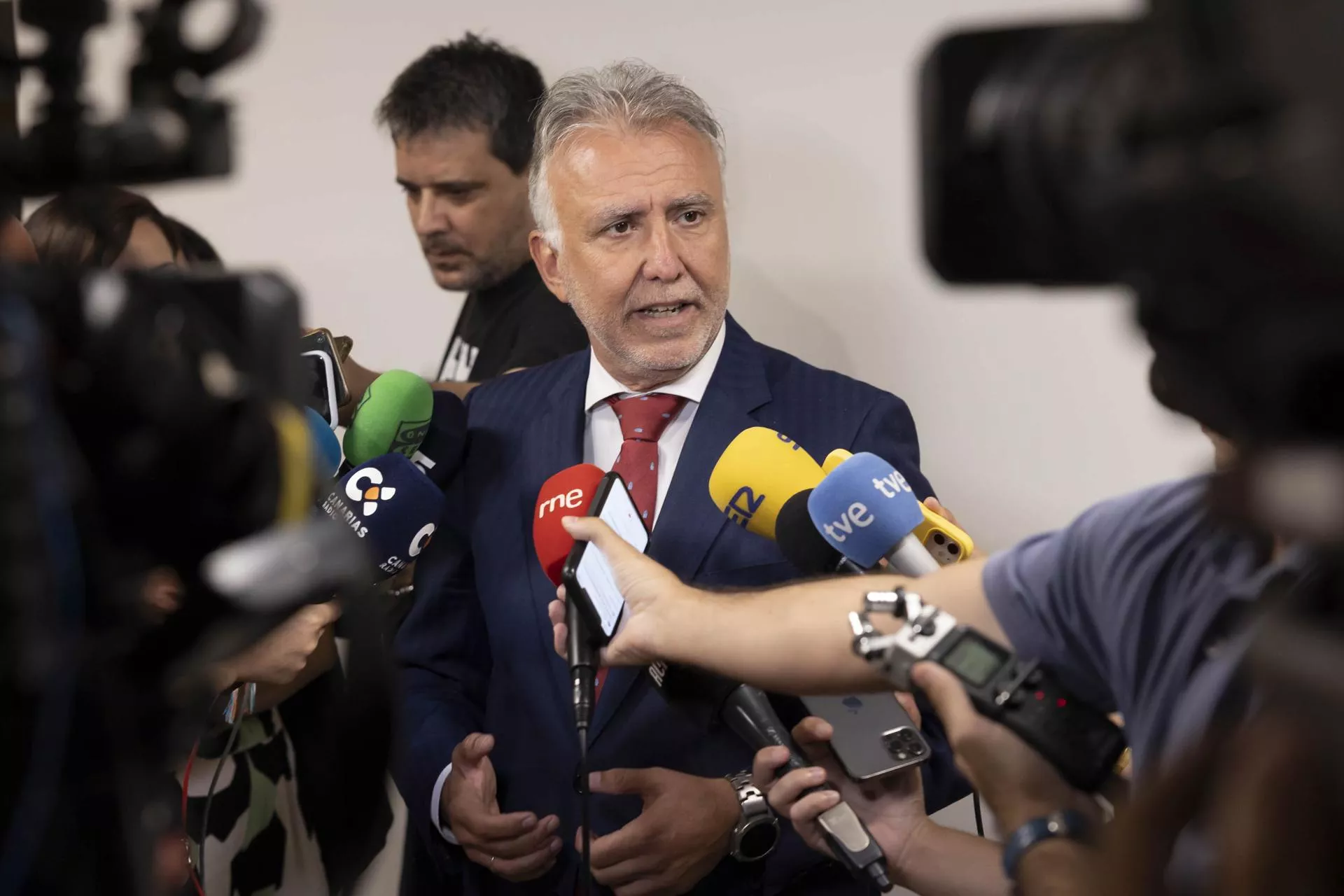 El ministro de Política Territorial y Memoria Democrática, Ángel Víctor Torres. / EFE - MIGUEL BARRETO