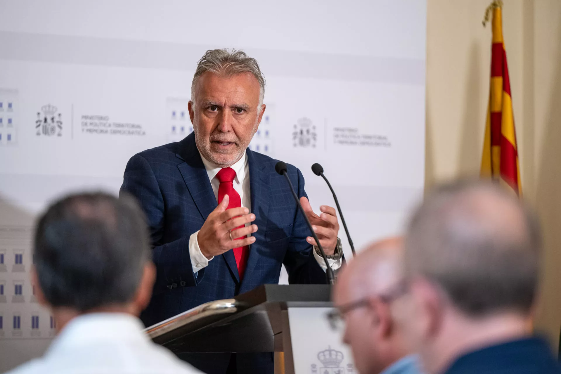 El ministro de Política Territorial y Memoria Democrática, Ángel Víctor Torres. / EFE - FERNANDO VILLAR