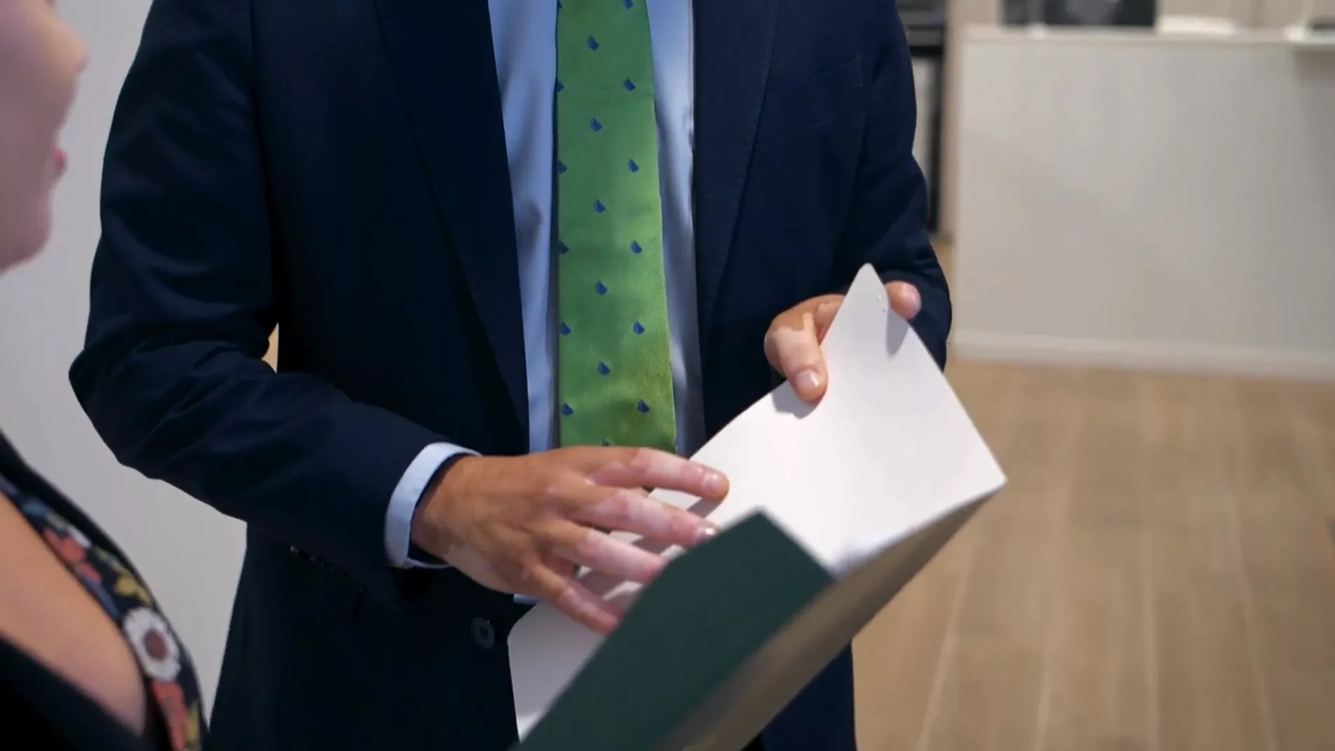 Imagen alusiva al trabajo de un banco. / CAJASIETE