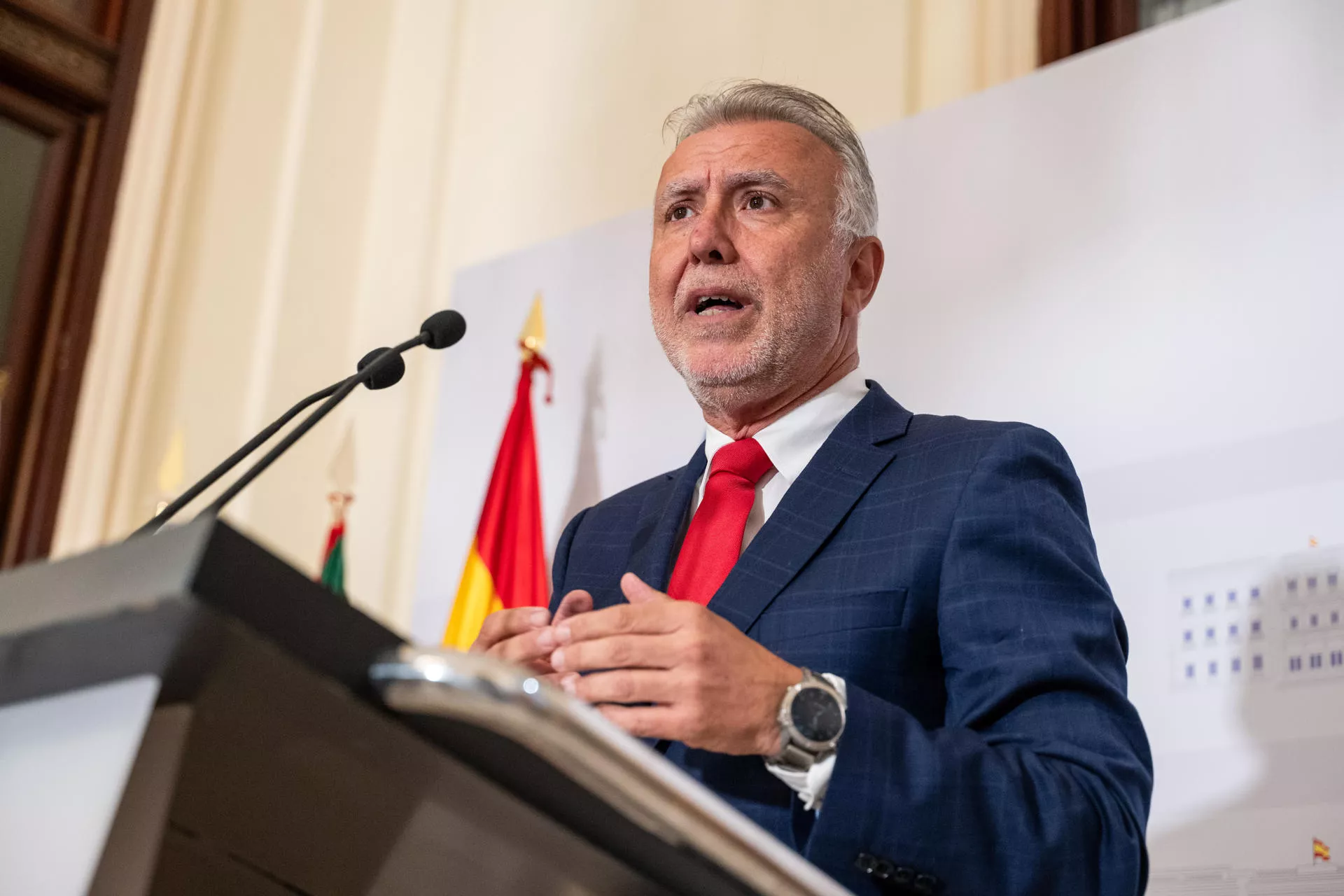 Ángel Víctor Torres en rueda de prensa. / EFE - FERNANDO VILLAR 