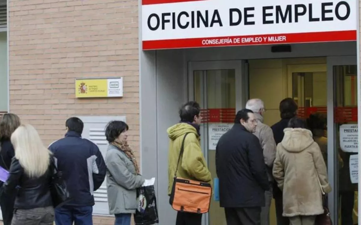 Canarias reduce su tasa de paro a la mitad en 14 años. / EFE