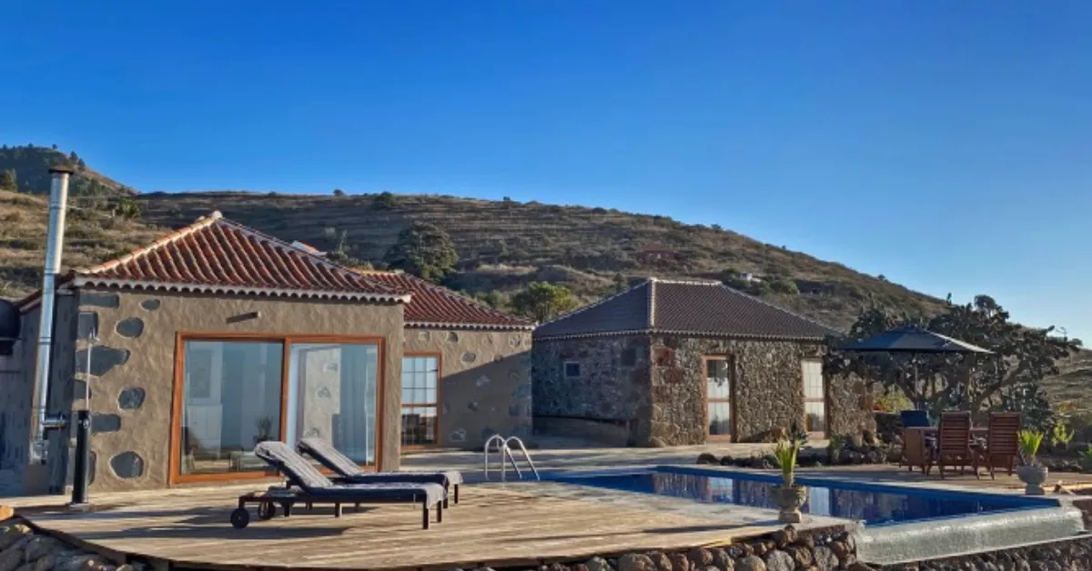 Imagen de archivo de villas turísticas con piscina privada en La Palma, en este caso en el municipio de Puntagorda, similares a las que se van a construir en Tijarafe./ LA PALMA TRAVEL