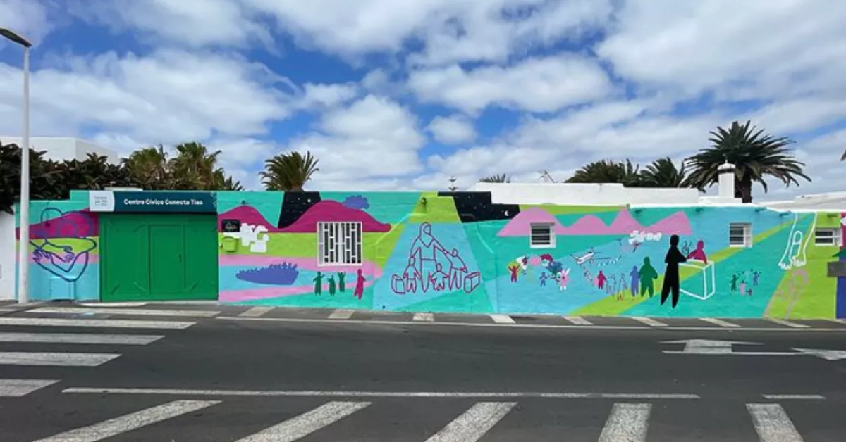 Imagen del mural en el Centro Cívico Conecta Tías antes de ser vandalizado / REDES SOCIALES