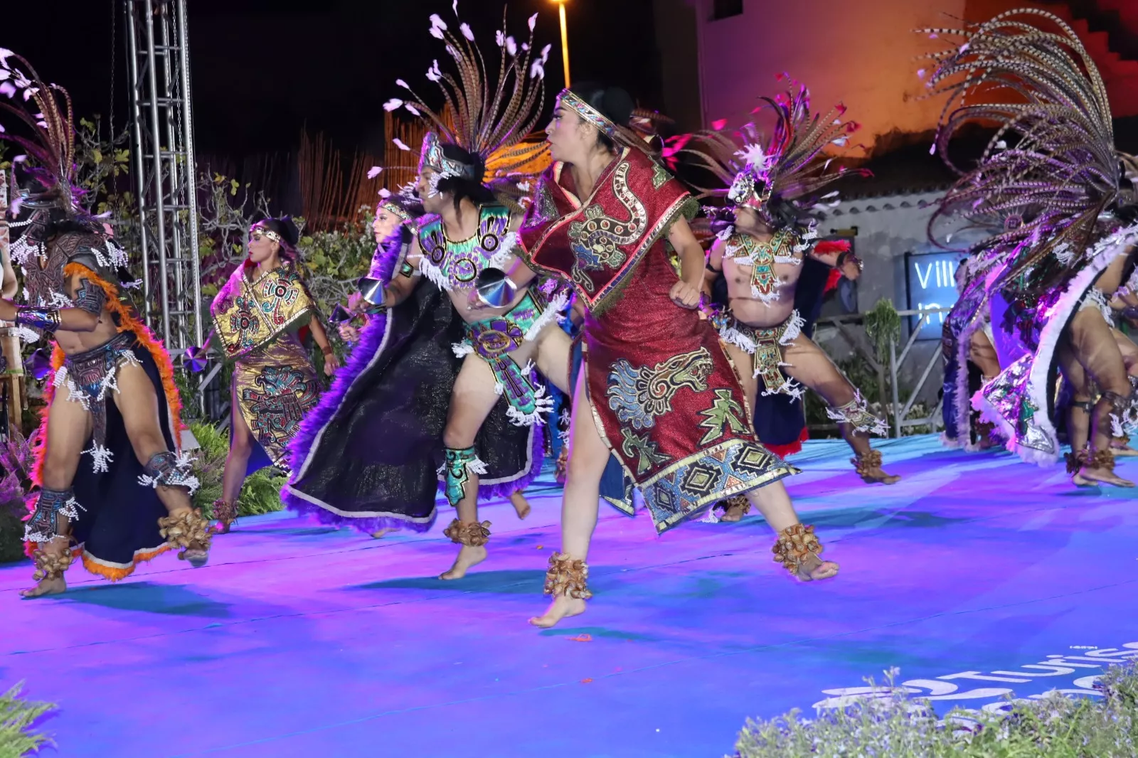 La danza azteca impresionó por su ancestralidad en el festival de folclore. / CEDIDA
