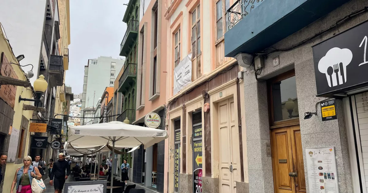 El edificio número 8 de la calle Constantino en la zona de Triana será demolido para construir viviendas / ATLÁNTICO HOY