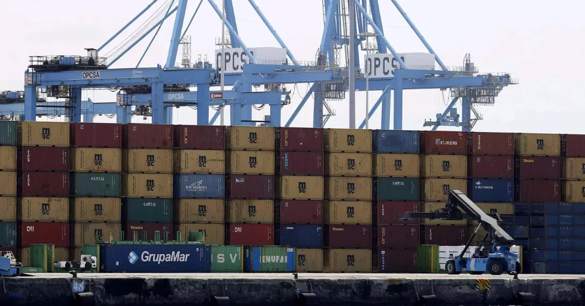 Foto de archivo de la terminal de contenedores del puerto de Las Palmas de Gran Canarias / EFE - ELVIRA URQUIJO A.