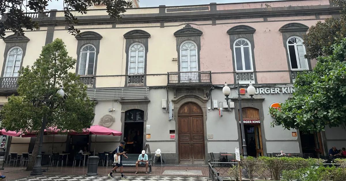 Imagen del edificio que reformará el Cabildo de Gran Canaria / ATLÁNTICO HOY - MARCOS MORENO