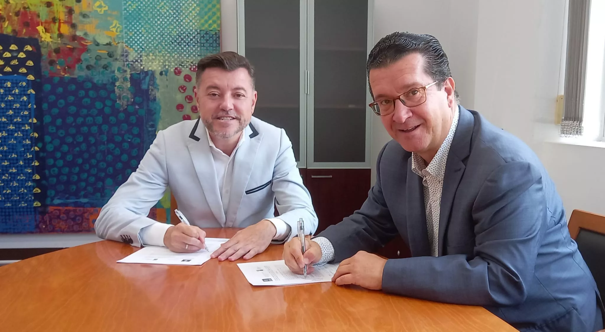 El consejero de Presidencia del Cabildo de Gran Canaria, Teodoro Sosa, y el alcalde de Arucas, Juan Jesús Facundo./ CEDIDA