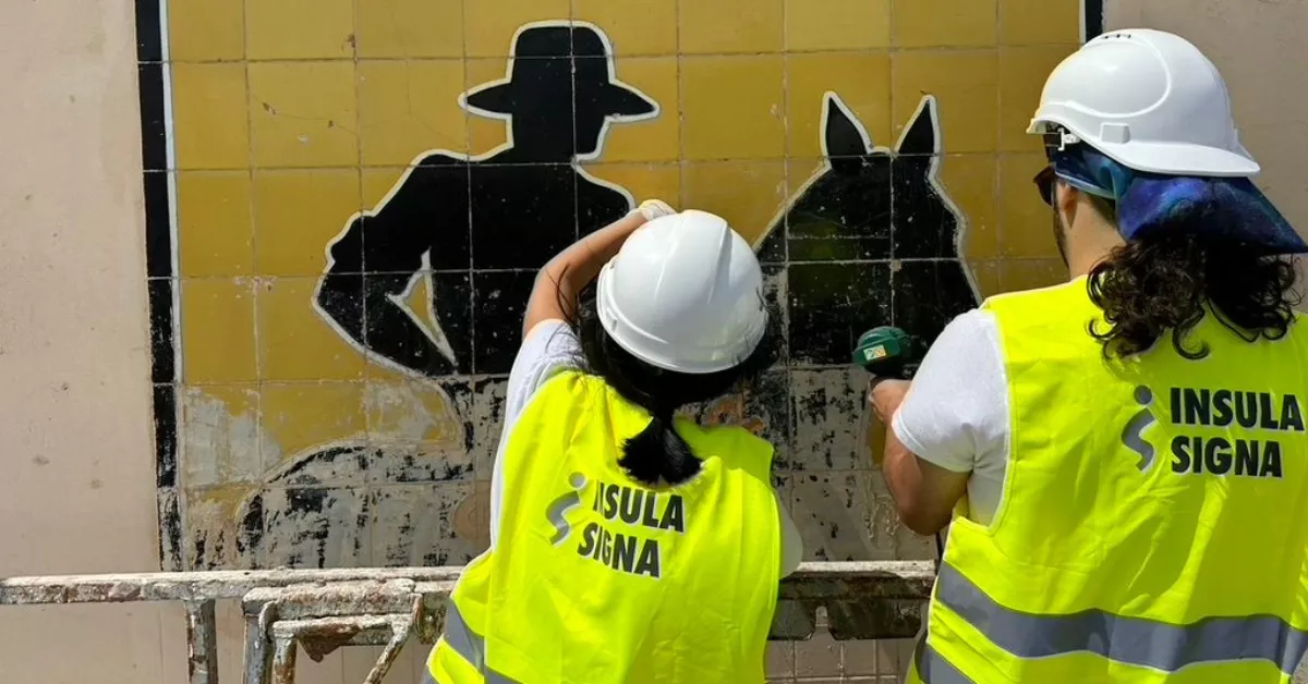 Rescate del cartel en el Cruce de Arinaga. / INSULA SIGNA