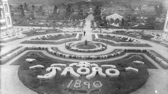 Rótulo floral del Gran Hotel Taoro./ Rótulo floral del Gran Hotel Taoro./