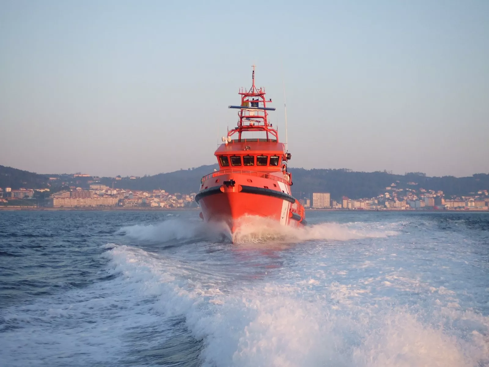 Guardamar Concepción Arenal para el rescate de cayucos. / SALVAMENTO MARÍTIMO 