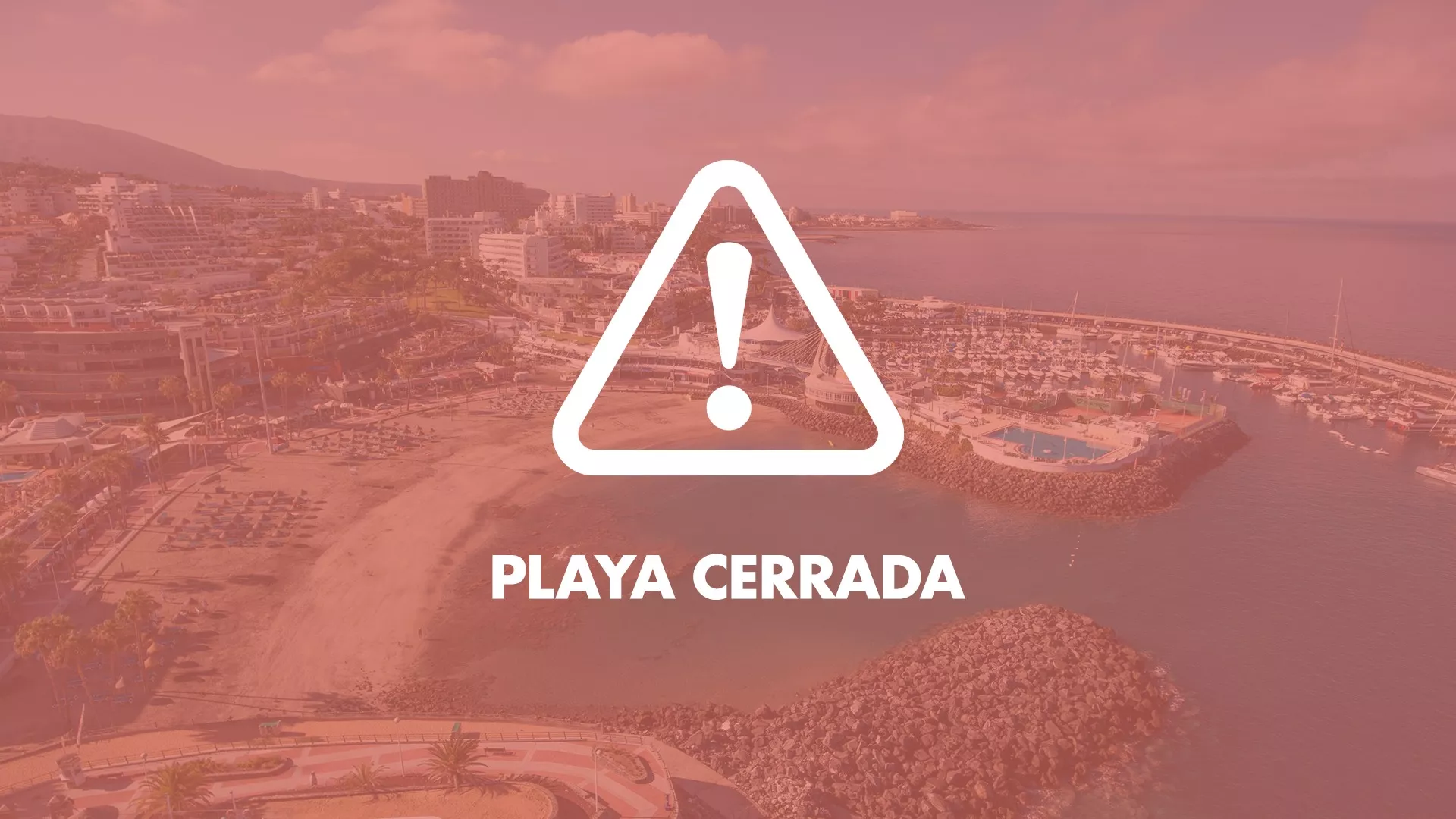Imagen de la alerta del Ayuntamiento de Adeje con la playa de La Pinta de fondo. / AYUNTAMIENTO DE ADEJE