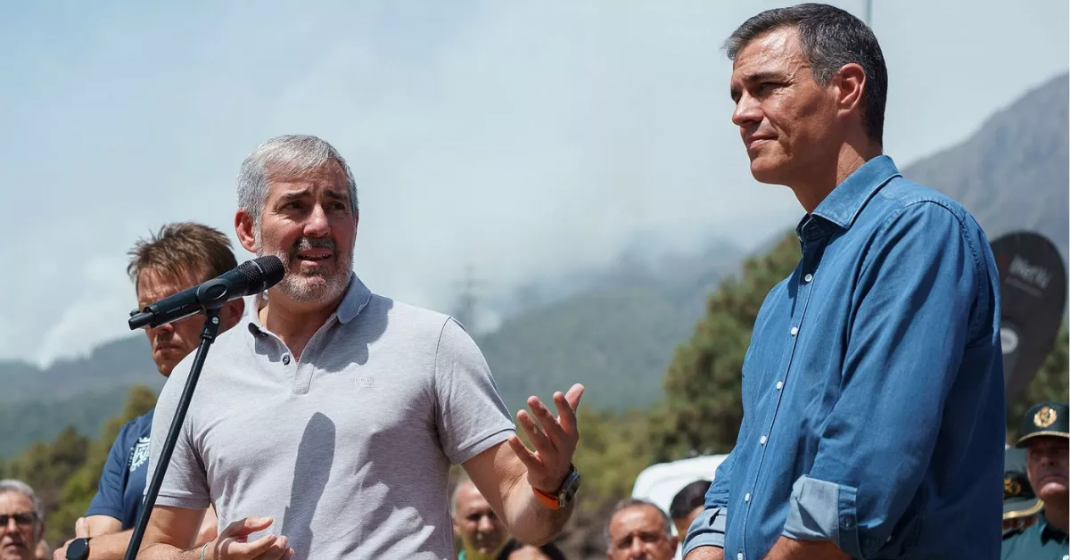 El presidente de Canarias, Fernando Clavijo, y el presidente del Gobierno de España, Pedro Sánchez. / RAMÓN DE LA ROCHA-EFE El presidente de Canarias, Fernando Clavijo, y el presidente del Gobierno de España, Pedro Sánchez. / RAMÓN DE LA ROCHA-EFE