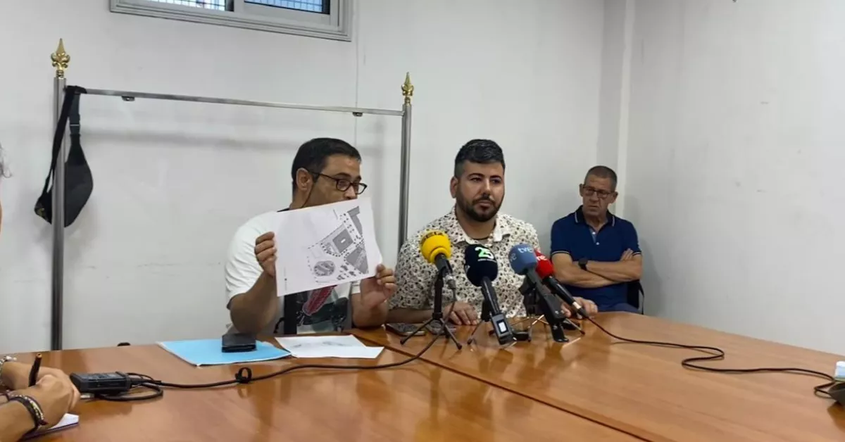 El portavoz, Marcos Hurtado, y el presidente, Juan Francisco Sarmiento, de la asociación Rehoyas Avanza / ATLÁNTICO HOY