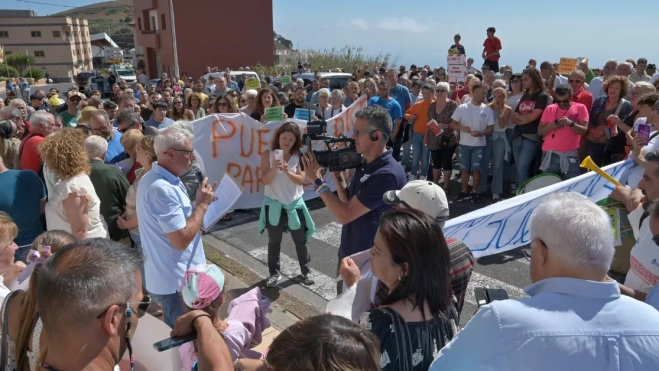 Manifestación en El Hierro contra el Parque Nacional 