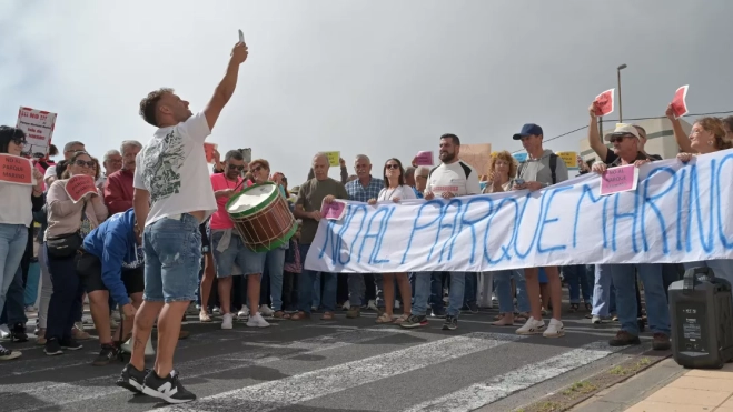 Manifestación en El Hierro contra el Parque Nacional(2)