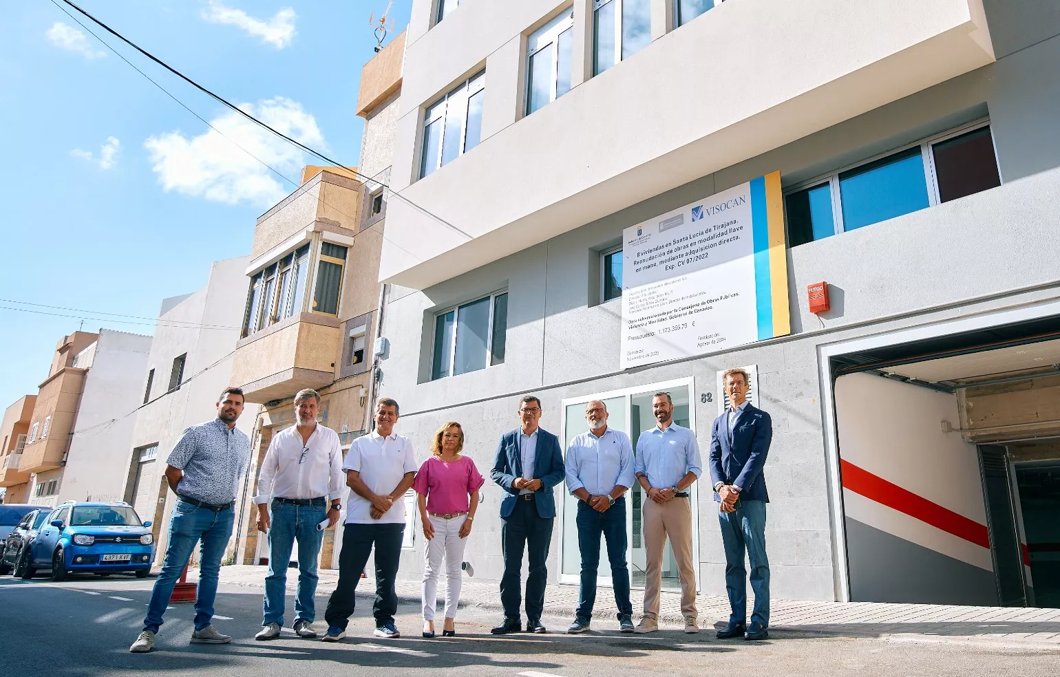 El consejero de Obras Públicas, Vivienda y Movilidad del Gobierno de Canarias, Pablo Rodríguez, visita los edificios recuperados./ CEDIDA