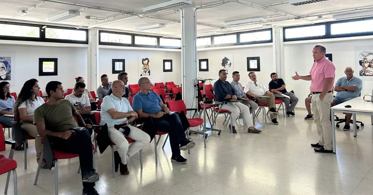 Reunión de la Comunidad Energética de Playa del Inglés con el Cabildo de Gran Canaria / CEDIDA