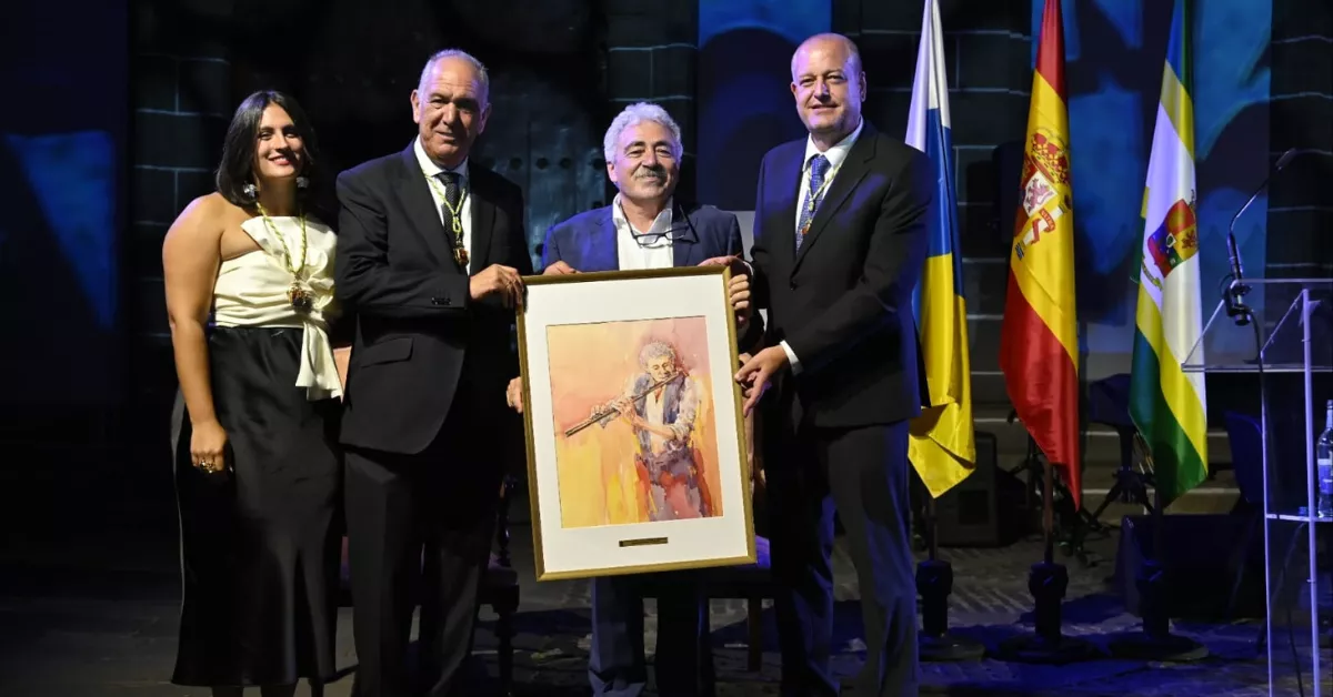 Pregón del Pino junto al músico terorense Manuel Benítez / AYUNTAMIENTO DE TEROR