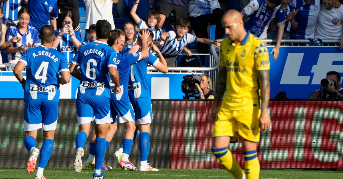 El Alavés gana 2 0 a Las Palmas / EFE - ADRIÁN RUÍZ