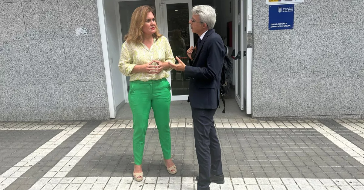 Los concejales del PP Jimena Delgado y Gustavo Sánchez / AH 