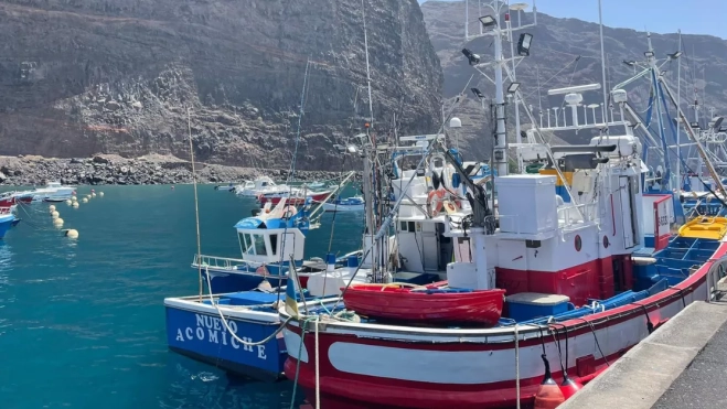 Barcos pesqueros en Canarias / AH Barcos pesqueros en Canarias / AH