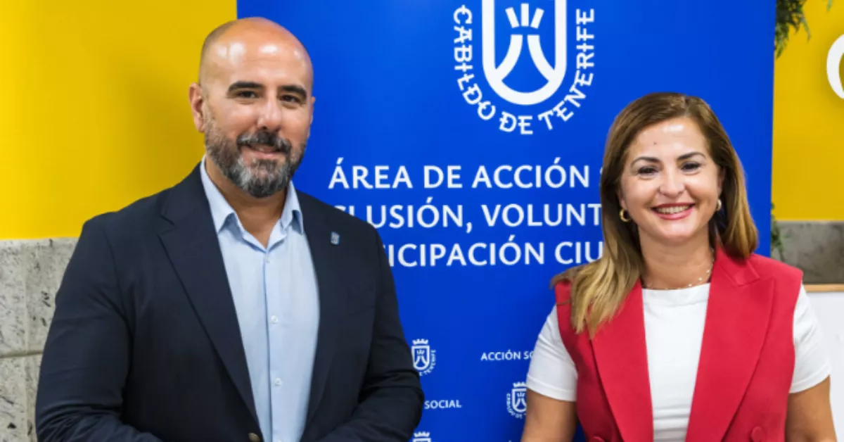 La consejera de Acción Social del Cabildo de Tenerife, Águeda Fumero (derecha), y el director de Participación Ciudadana del cabildo, Alberto Lemus./ PP 