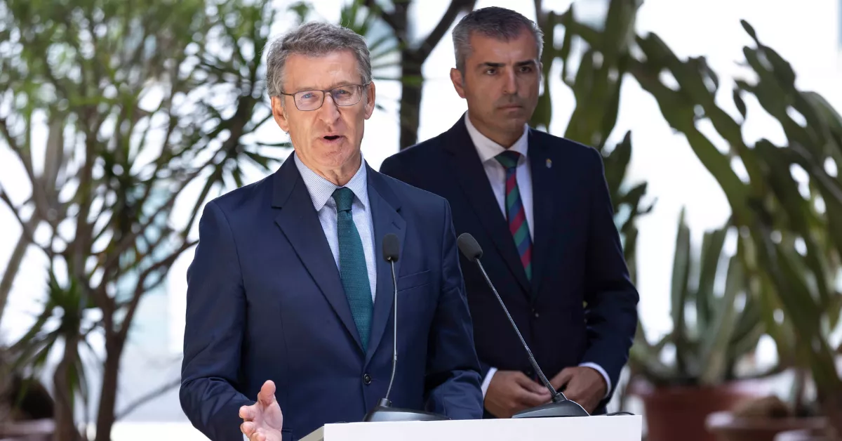  El presidente de Canarias, Fernando Clavijo, y el presidente del Partido Popular, Alberto Núñez Feijóo (i). MIGEUL BARRETO EFE (1)