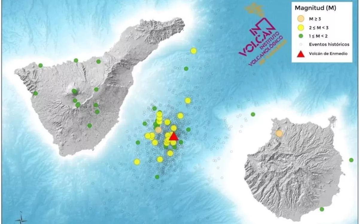 Mapa de Involcan donde aparecen localizados los 39 terremotos registrados en la última semana en la zona del volcán de Enmedio. / INVOLCAN