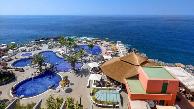 Una imagen del hotel Barceló Santiago | CENTRAL DE RESERVAS Una imagen del hotel Barceló Santiago | CENTRAL DE RESERVAS