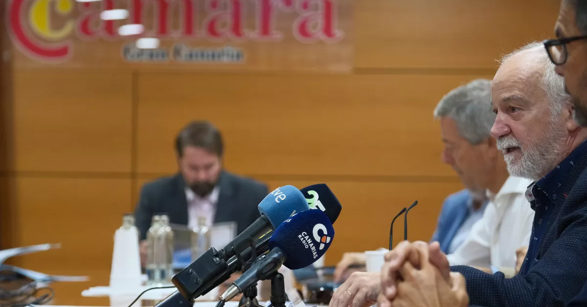 El presidente de Excelcan, Santiago de Armas, durante la presentación del informen / EFE - ÁNGEL MEDINA G.