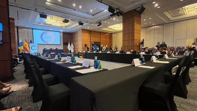 Mesa del II Encuentro de la Conferencia de Ministros de la Justicia iberoamericanos y de habla portuguesa / AH / BELA CABRERA Mesa del II Encuentro de la Conferencia de Ministros de la Justicia iberoamericanos y de habla portuguesa / AH / BELA CABRERA