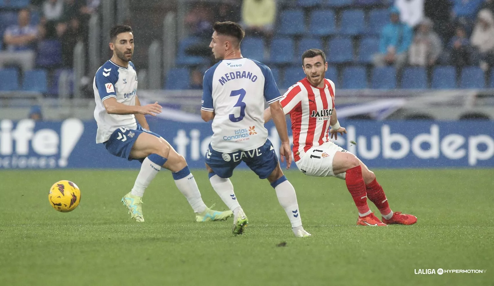 En la última visita del Sporting a Tenerife se impuso el cuadro asturiano por 1-2 con goles de Queipo y Gaspar Campos para remontar el tanto inicial de Corredera./ LALIGA.