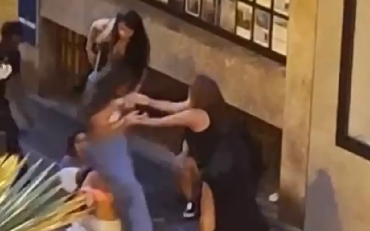 Otra noche de caos en Las Palmas: pelea entre seis mujeres en plena calle del Puerto. / AH