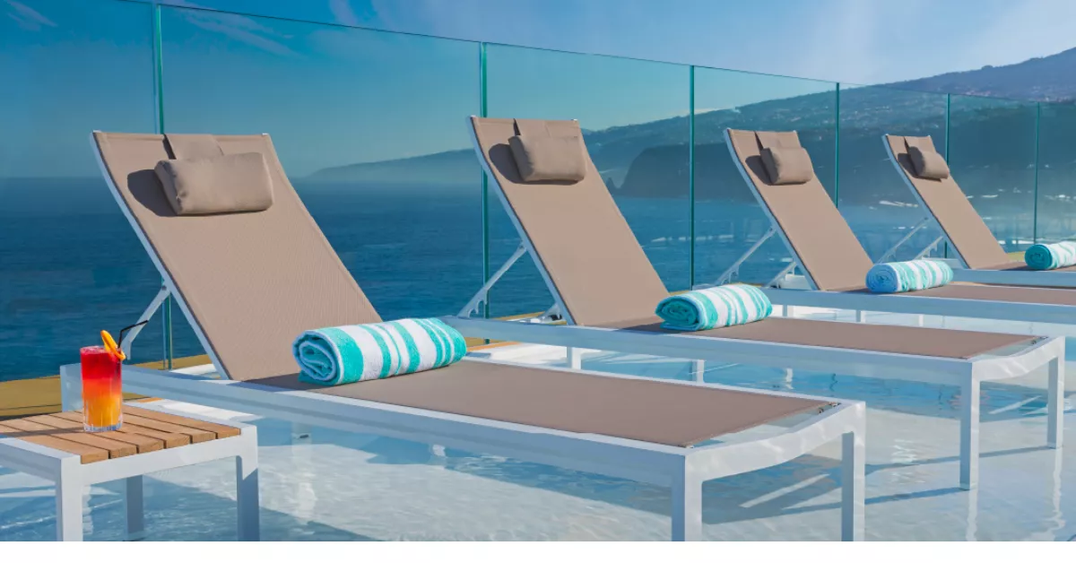 Imagen del hotel que parece un crucero / ATLANTIC MIRAGE