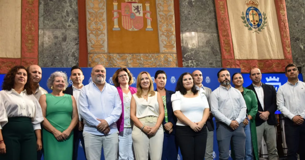 Foto de familia de la firma del convenio / CABILDO DE TENERIFE
