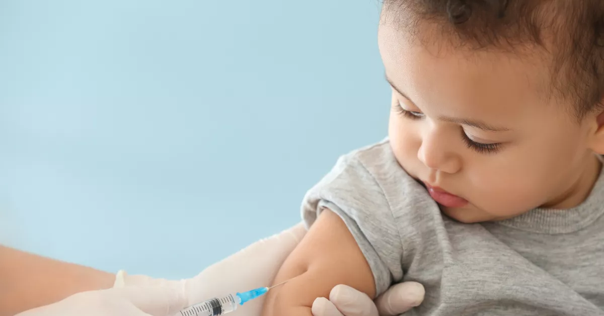Imagen de un bebé vacunándose / AH