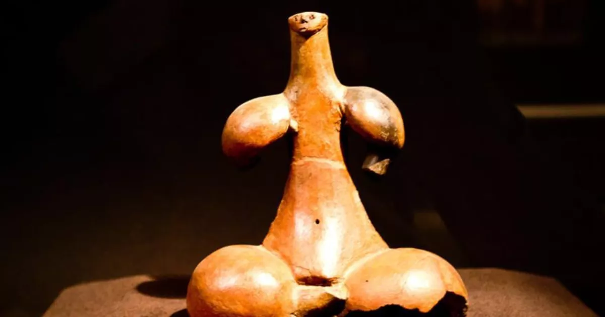 Aunque es conocida como 'Idolo de Tara' en referencia al yacimiento arqueológico de Telde, algunas fuentes indican que esta venus canaria podría proceder de Gáldar y sería más correcto denominarla `Idolo de Chil'./ MUSEO CANARIO. Aunque es conocida como 'Idolo de Tara' en referencia al yacimiento arqueológico de Telde, algunas fuentes indican que esta venus canaria podría proceder de Gáldar y sería más correcto denominarla `Idolo de Chil'./ MUSEO CANARIO.