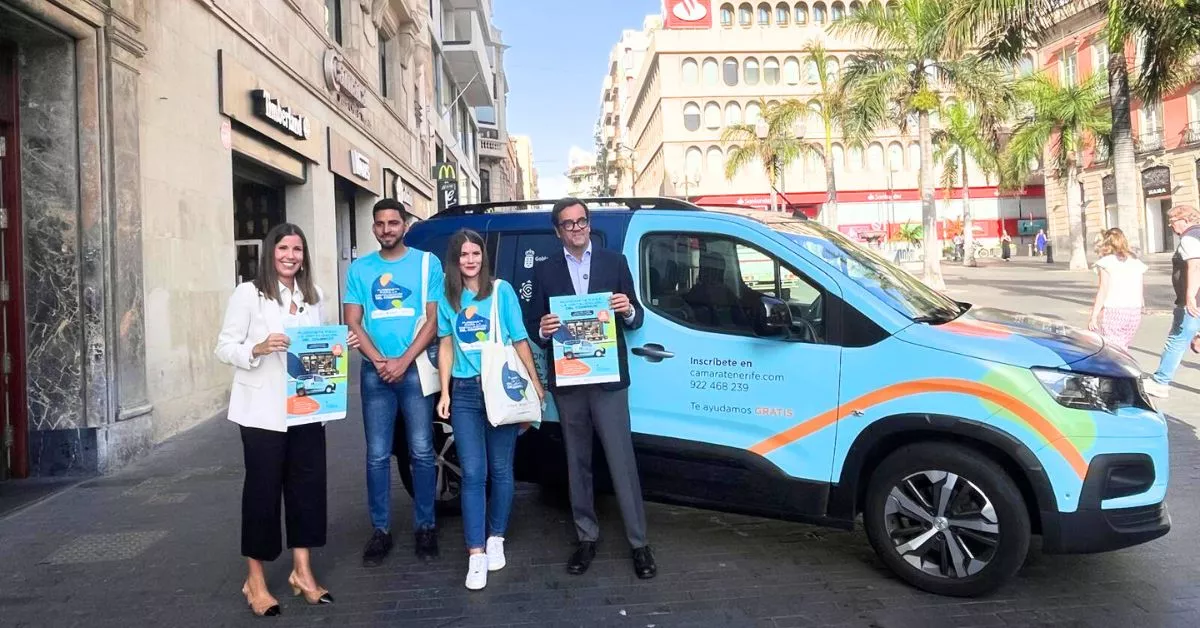 Presentación de la Furgoneta digital, impulsada por la Cámara de Comercio de Santa Cruz de Tenerife y el Gobierno de Canarias / AH / BELA CABRERA