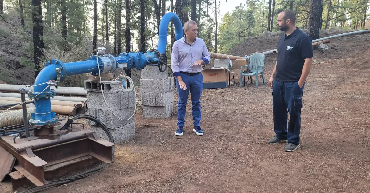 El consejero de Sector Primario del Cabildo de Tenerife, Valentín González, visita  el Pozo Angola, ubicado en el Parque Natural de la Corona Forestal./ CEDIDA