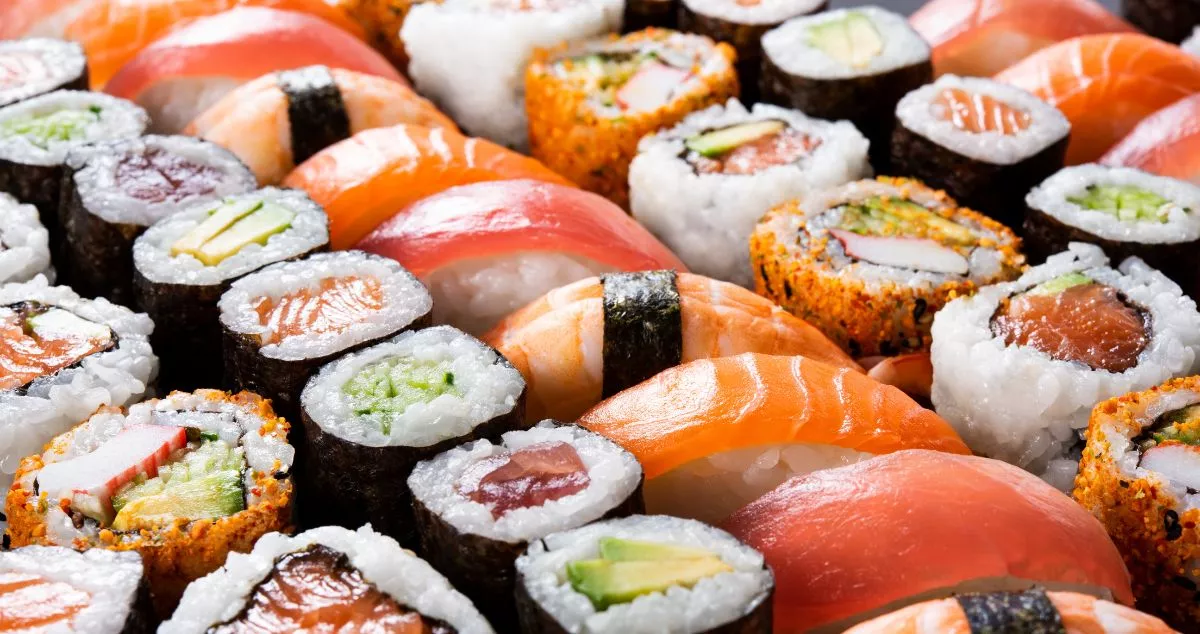 Imagen de archivo de la mesa de un buffet libre - Canva