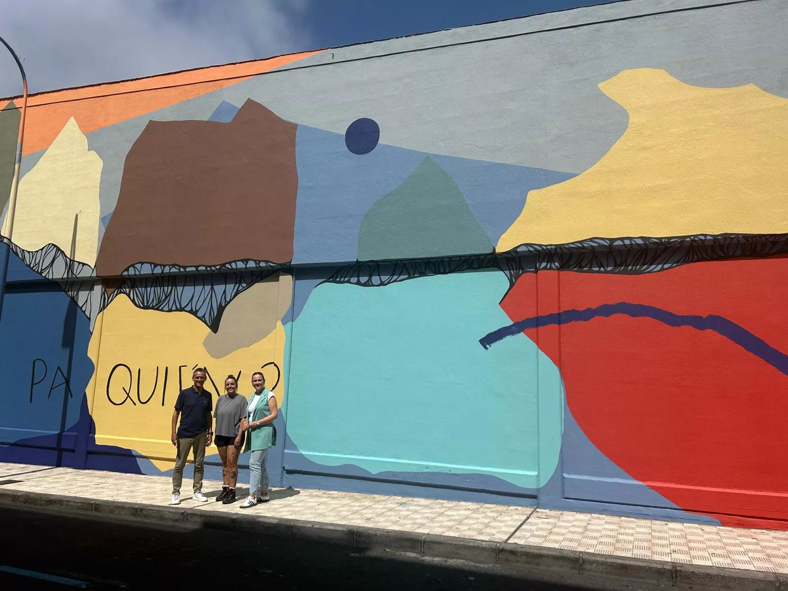 El mural de Ángela Glezal titulado '¿Paraíso pa quién?'./ CEDIDA