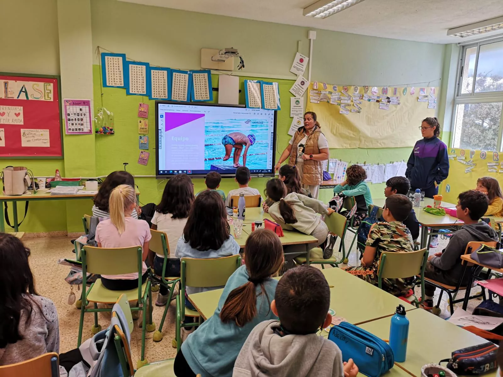 Alumnos en un colegio de Canarias./ CEDIDA